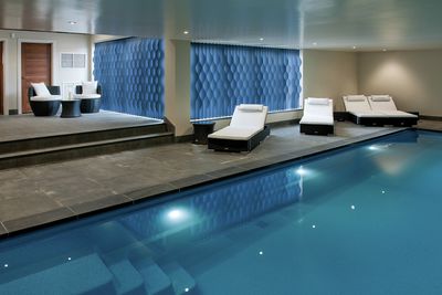 Systèmes de rideaux à bandes verticales, SG 2810, Multi Visio, Room shot "Rawsons Retreat", Kent, United Kingdom, Vertical Waves