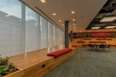 Systèmes stores enrouleurs, SG 4910, Versascreen 1-10%, Virgin Money, Glasgow, Scotland, United Kingdom