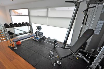 Rolgordijnsystemen, SG 4910, Basicscreen 1-10%, Room shot "The Fish Tank – Private Residence", Melbourne, Australia