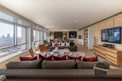 Rolgordijnsystemen, SG 4960, Multiscreen 1-10%, Centre Point, London, United Kingdom, Recess