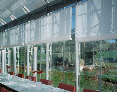 Systèmes rideaux drapés, SG 2120, Colorama 1, Room shot "Paul Klee Zentrum - Restaurant Schöngrün", Berne, Switzerland