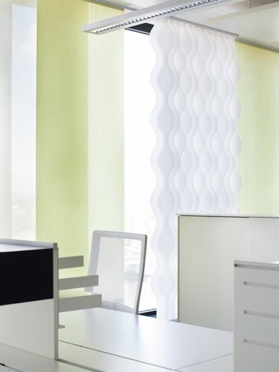 Systèmes de rideaux à bandes verticales, SG 2810, Multi Visio, Room shot "Kranhaus", Cologne, Germany, Vertical Waves