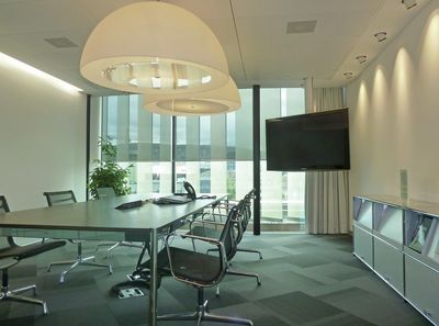 Rolgordijnsystemen, SG 4910, Multiscreen 1-10%, Room shot "Capital Dynamics", Zürich, Switzerland