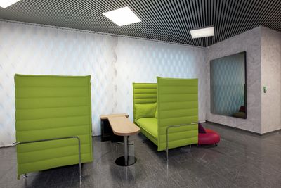 Verticale lamelgordijnsystemen, SG 2810, Multi Visio, Raiffeisen, Schötz, Switzerland, Vertical Waves