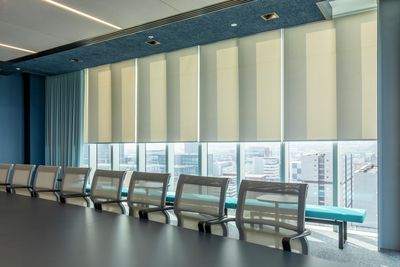 Systèmes stores enrouleurs, SG 4960, Versascreen 1-10%, Virgin Money, Glasgow, Scotland, United Kingdom