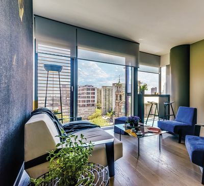 Rolgordijnsystemen, SG 4960, Multiscreen 1-10%, Room shot "Cosmopolitan Tower", Warsaw, Poland