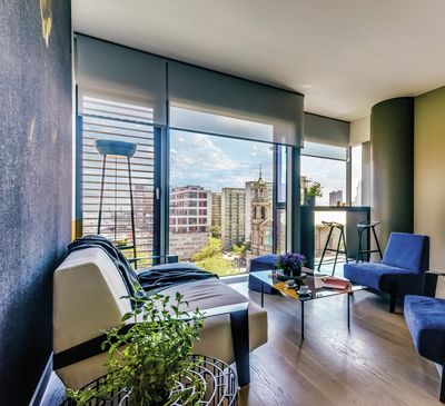 Rolgordijnsystemen, SG 4960, Multiscreen 1-10%, Room shot "Cosmopolitan Tower", Warsaw, Poland