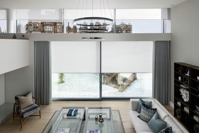 Rolgordijnsystemen, SG 4970, Multiscreen 1-10%, The Crescent, Edinburgh, Scotland, UK